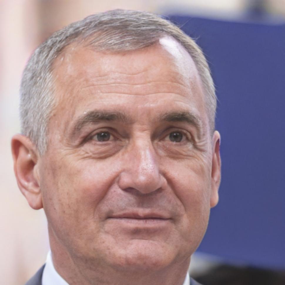 Finanzberater Lennart Fröhlich